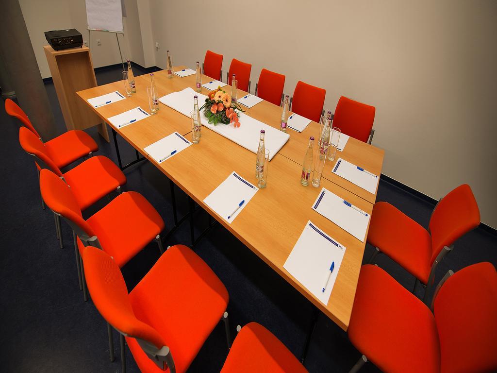 Ea Business Hotel Jihlava Luaran gambar