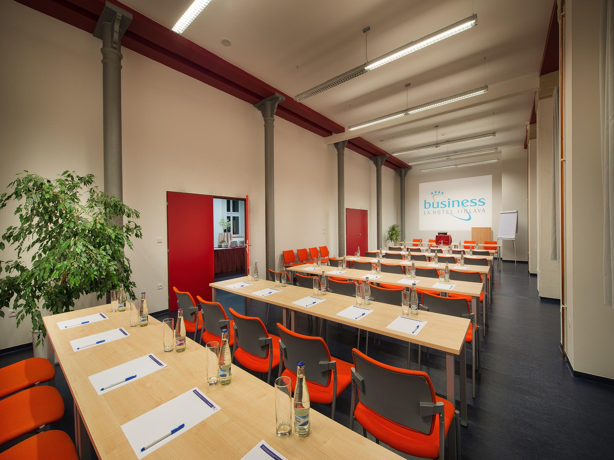 Ea Business Hotel Jihlava Luaran gambar