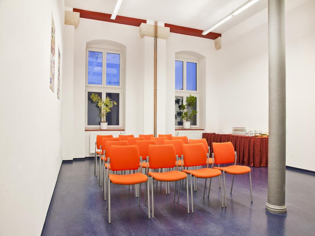 Ea Business Hotel Jihlava Luaran gambar