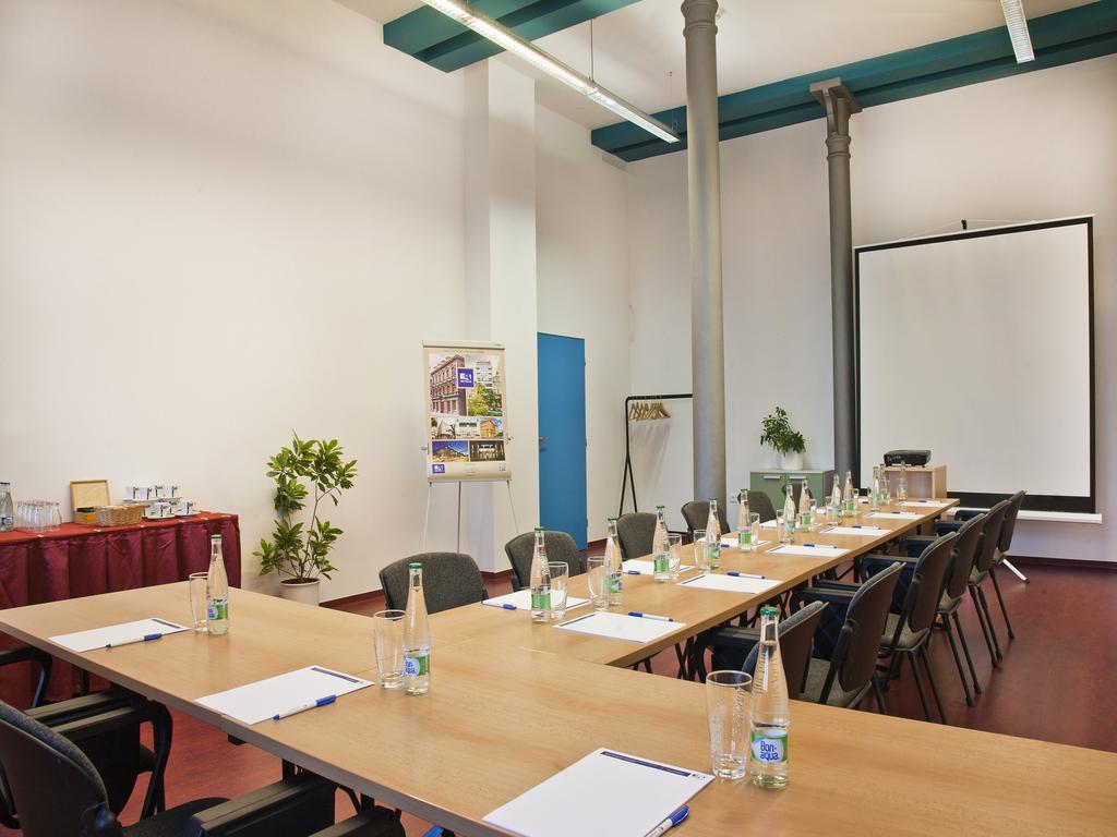 Ea Business Hotel Jihlava Luaran gambar