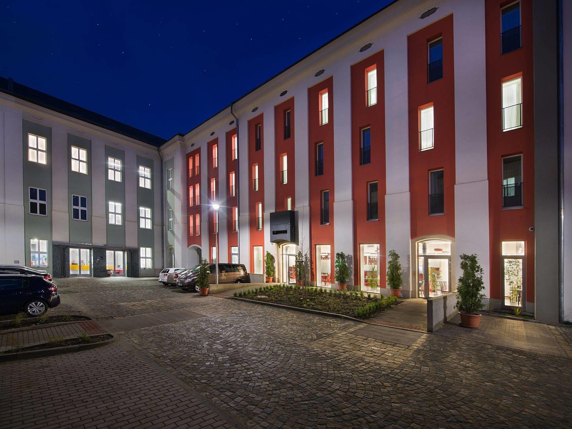 Ea Business Hotel Jihlava Luaran gambar
