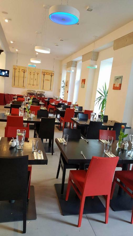 Ea Business Hotel Jihlava Luaran gambar