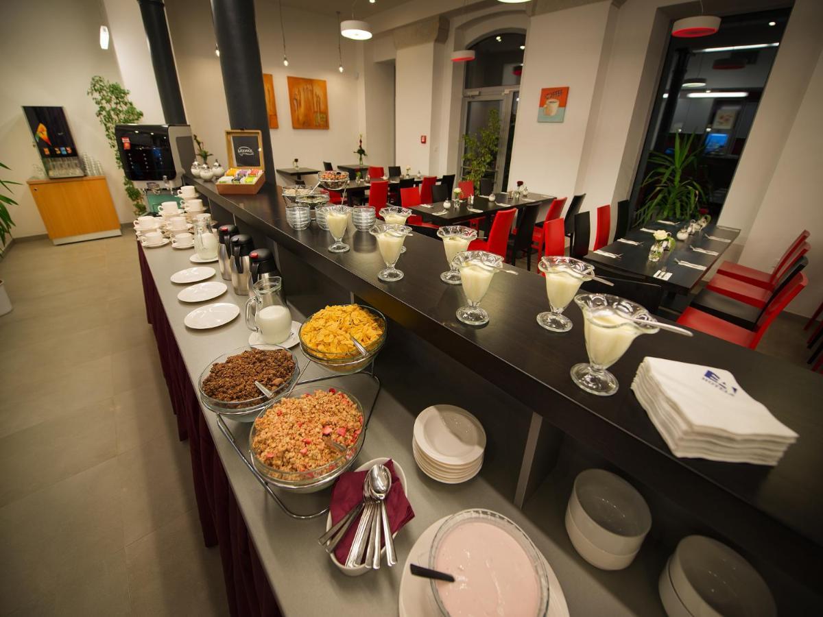 Ea Business Hotel Jihlava Luaran gambar
