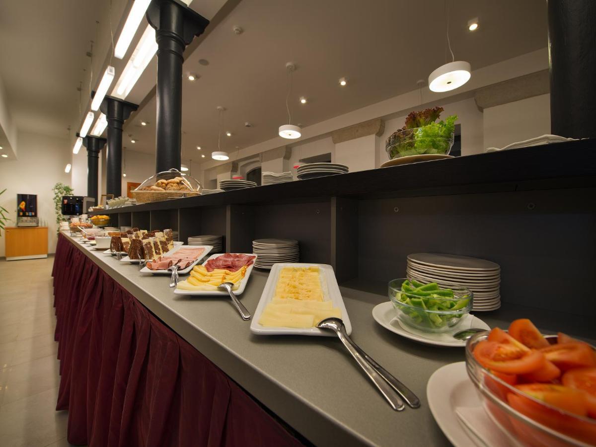 Ea Business Hotel Jihlava Luaran gambar