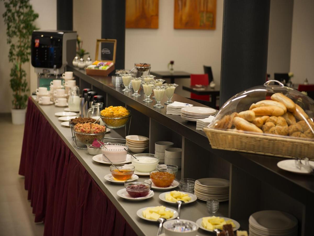 Ea Business Hotel Jihlava Luaran gambar