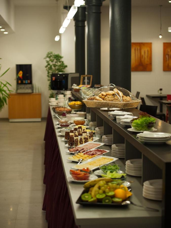 Ea Business Hotel Jihlava Luaran gambar